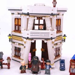 Harry Potter Diagon Alley 10217 Gringotts Ollivanders Magic Town 2075Pcs Building Blocks Bricks Kids Toy 88168 16012 5777 80014 Harry Potter Diagon Alley 10217 Gringotts Ollivanders Magic Town 2075Pcs Building Blocks Bricks Kids Toy 88168 16012 5777 80014 - Image 2