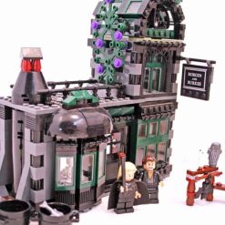Harry Potter Diagon Alley 10217 Gringotts Ollivanders Magic Town 2075Pcs Building Blocks Bricks Kids Toy 88168 16012 5777 80014 Harry Potter Diagon Alley 10217 Gringotts Ollivanders Magic Town 2075Pcs Building Blocks Bricks Kids Toy 88168 16012 5777 80014 - Image 4