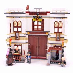 Harry Potter Diagon Alley 10217 Gringotts Ollivanders Magic Town 2075Pcs Building Blocks Bricks Kids Toy 88168 16012 5777 80014 Harry Potter Diagon Alley 10217 Gringotts Ollivanders Magic Town 2075Pcs Building Blocks Bricks Kids Toy 88168 16012 5777 80014 - Image 3