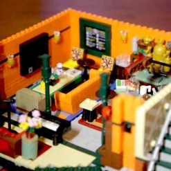 Jiestar 89106 Friends Central Perk Big Bang Theory Apartment TV Show Ideas Creator 4294Pcs Modular Building Blocks Kids Toy Jiestar 89106 Friends Central Perk Big Bang Theory Apartment TV Show Ideas Creator 4294Pcs Modular Building Blocks Kids Toy - Image 5