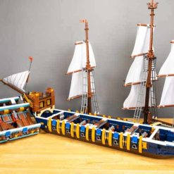 Reobrix The Sun 66011 Imperial Flag Ship Royal Fleet 3162Pcs Building Blocks Bricks Kids Toy Gift Pirates of the Caribbean Reobrix The Sun 66011 Royal Fleet ship